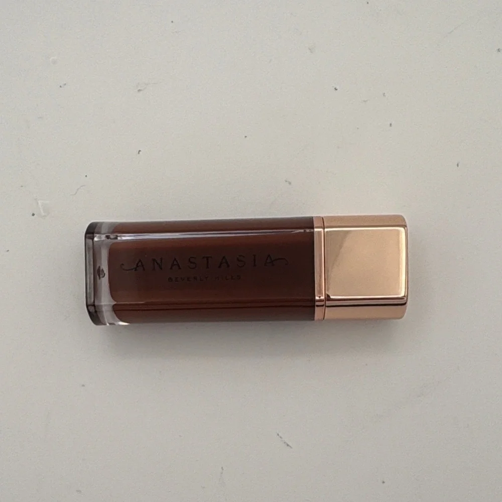 Anastasia Beverly Hills Lip Velvet Matte Liquid Lipstick - Rose Gold Lettering